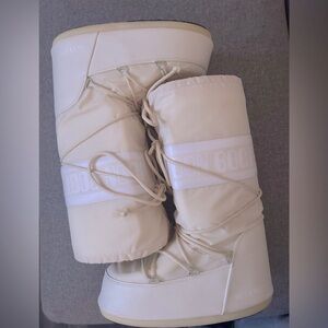 Moon Boots #MoonBoots